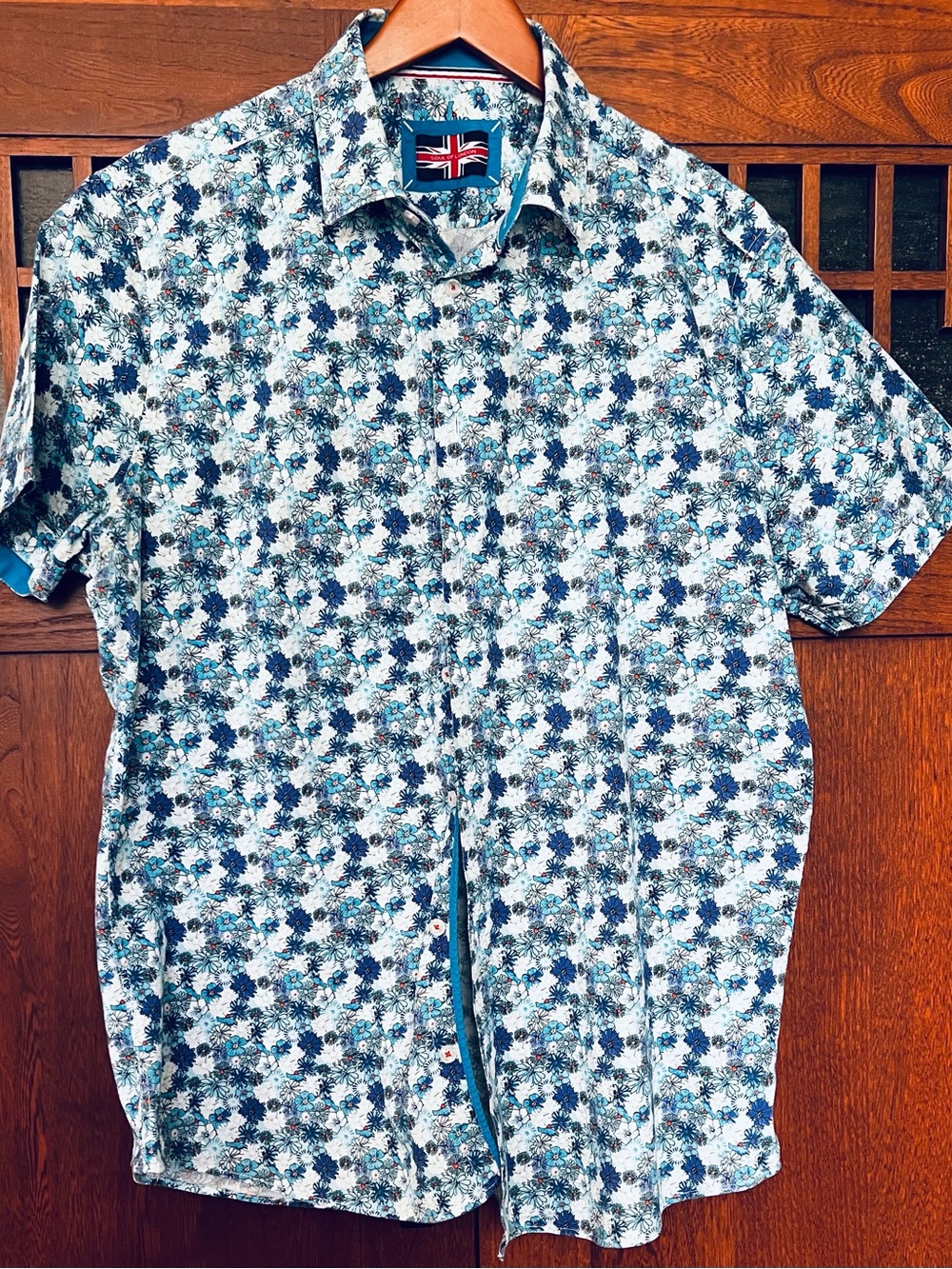 Men's Short-Sleeve Floral Button-Up Shirt - Blue—Soul of London XL (closer to L)